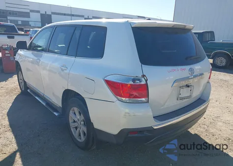 2012 Toyota Highlander Base V6 из США, поврежденный, VIN 5TDZK3EH3CS061748